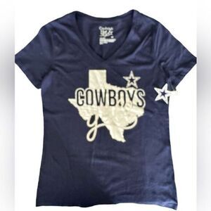 NWT Women’s Dallas Cowboys Navy Blue V Neck Short Sleeve Tee - Size Medium